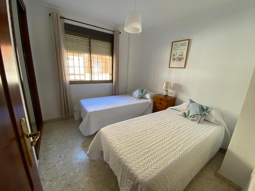 Apartamento Familiar En Barrio Reina Victoria Huelva Exterior foto